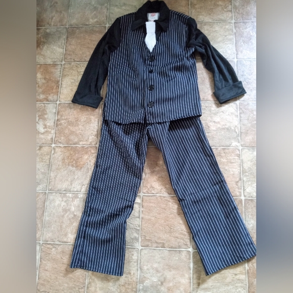 NWOT Lil Gangster Costume - Picture 5 of 6